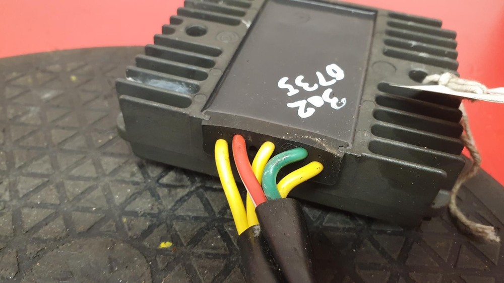 2018 PIAGGIO GTS 300 SUPER REGULATOR RECTIFIER