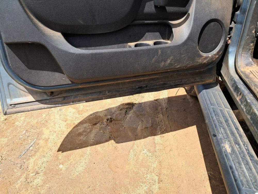 SILVRDO15 2010 Glove Box 4751275