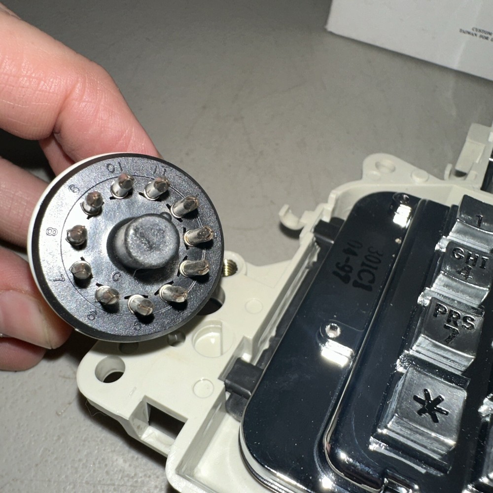 Lucent Tech Payphone Replacement Part: Number Pad / Keypad Hang Up Tongue