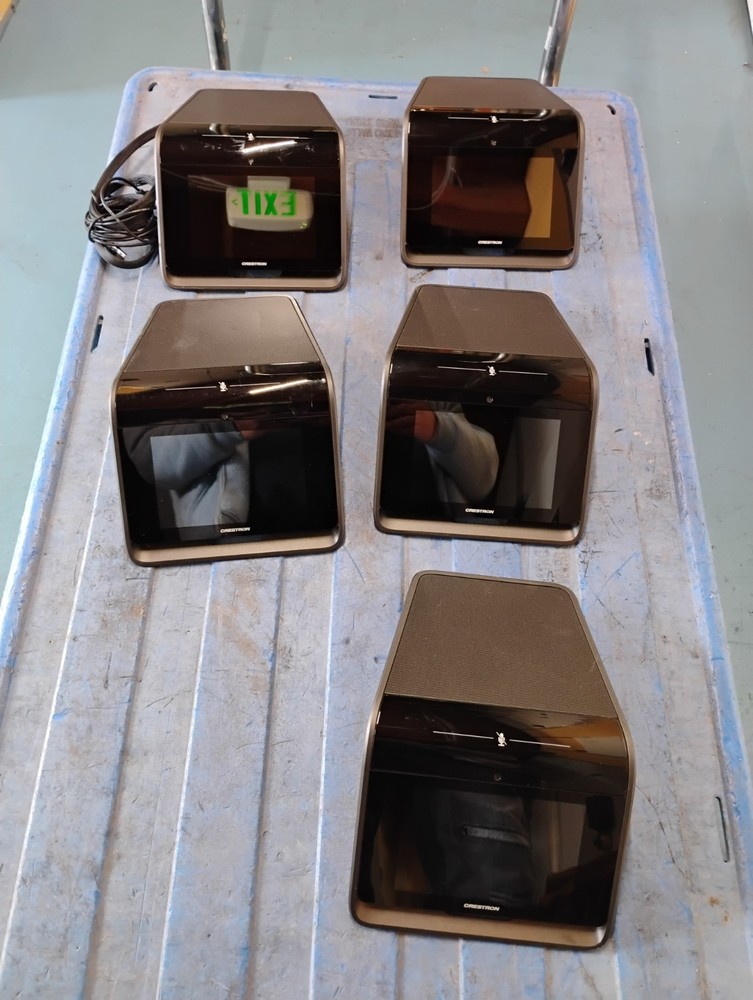 Crestron CCS-UC-1- Tabletop UC Video Conference System Read Description