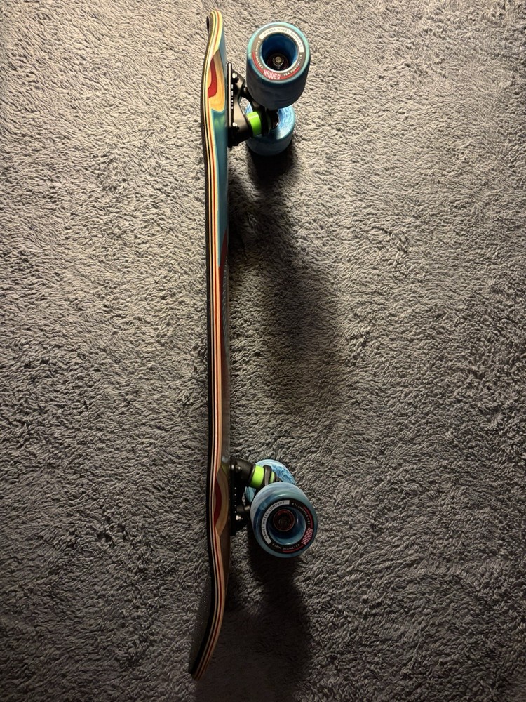 Authentic Landyachtz Dinghy Classic Skull Cruiser
