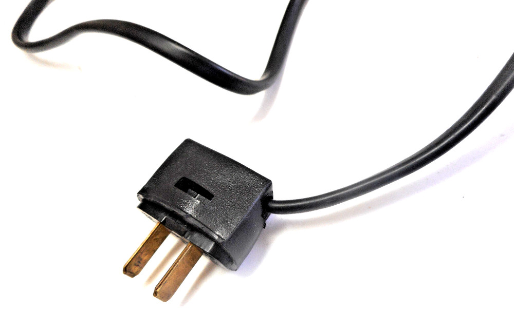 NUMARK TURNTABLE TT1400 - POWER CORD - PARTING OUT