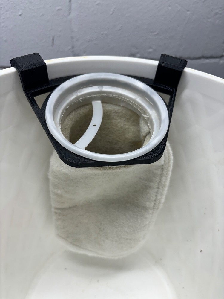 4'' filter sock mount for a five gallon bucket