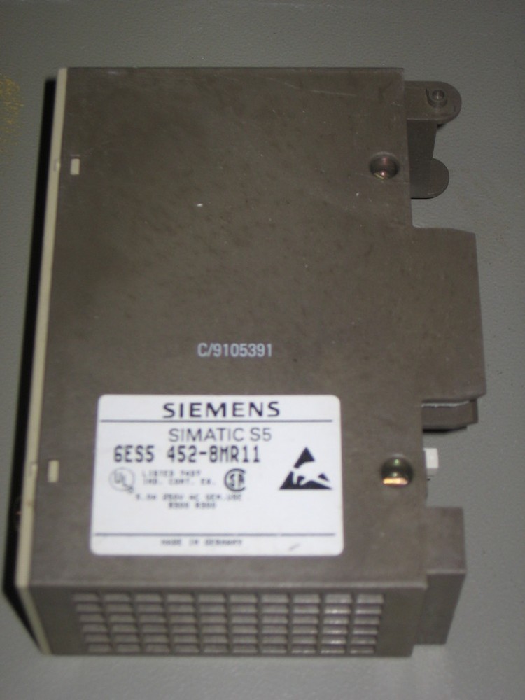 Siemens 6ES5 452-8MR11 Relay Output Module