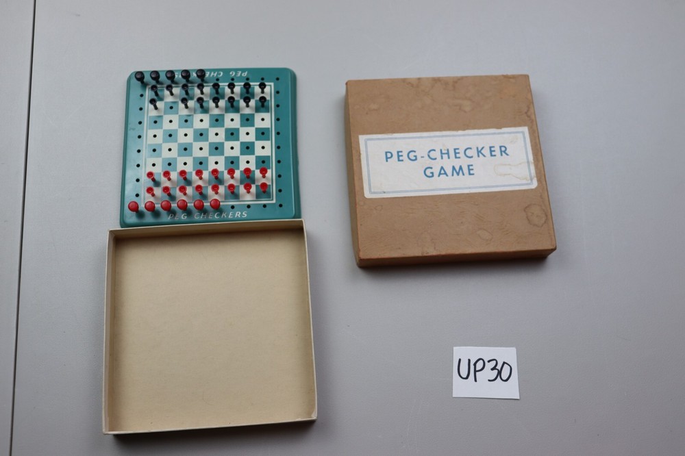 Rare Vintage Peg Checkers Travel Game