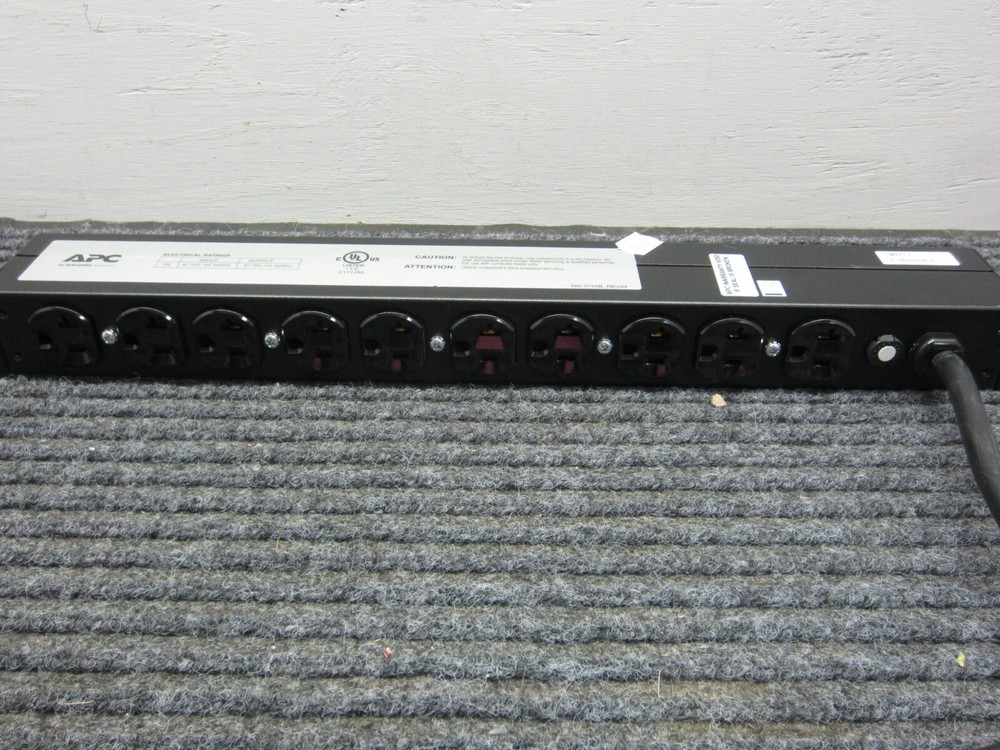 APC AP9564 Basic Rack Mount Power Distribution Unit PDU