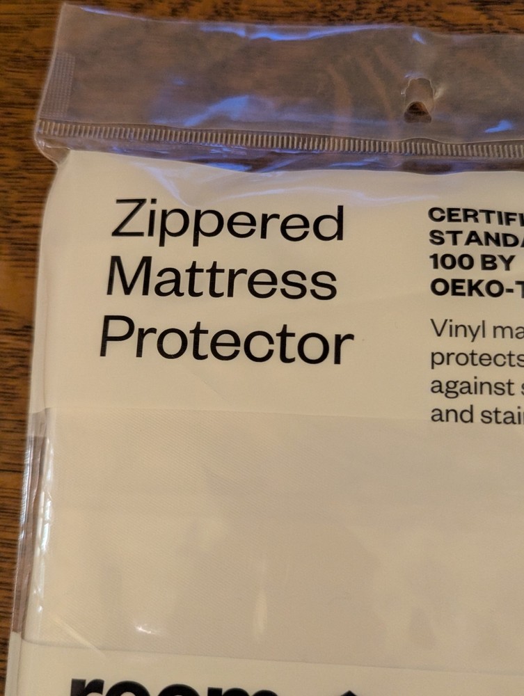 Zippered Waterproof Twin Mattrss Protector Room Essentials New