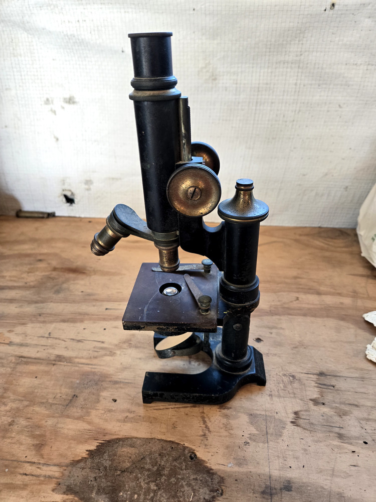 E.Leitz Wetzlar pre 1930 microscope Nº 60734