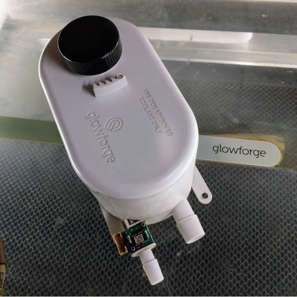USED Coolant Reservoir Tank with Coolant Flow Sensor For Glowforge