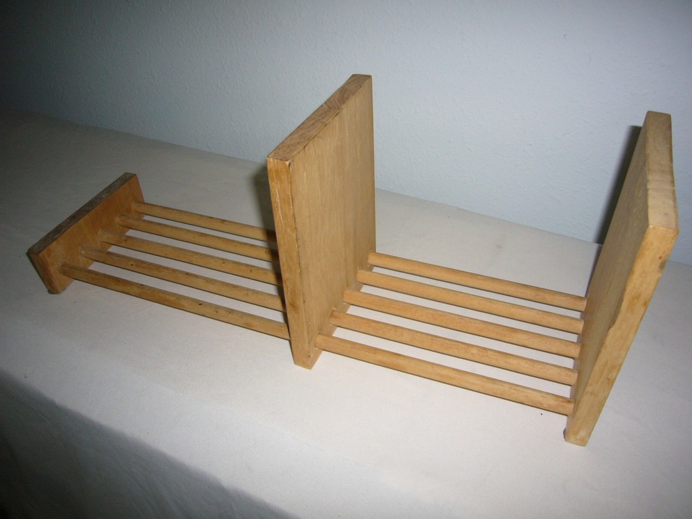Lillian Vernon adjustable book rack