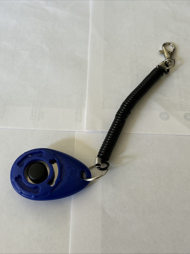 Pet Training Clicker with Wrist Strap Dog Training Accessory in Blue