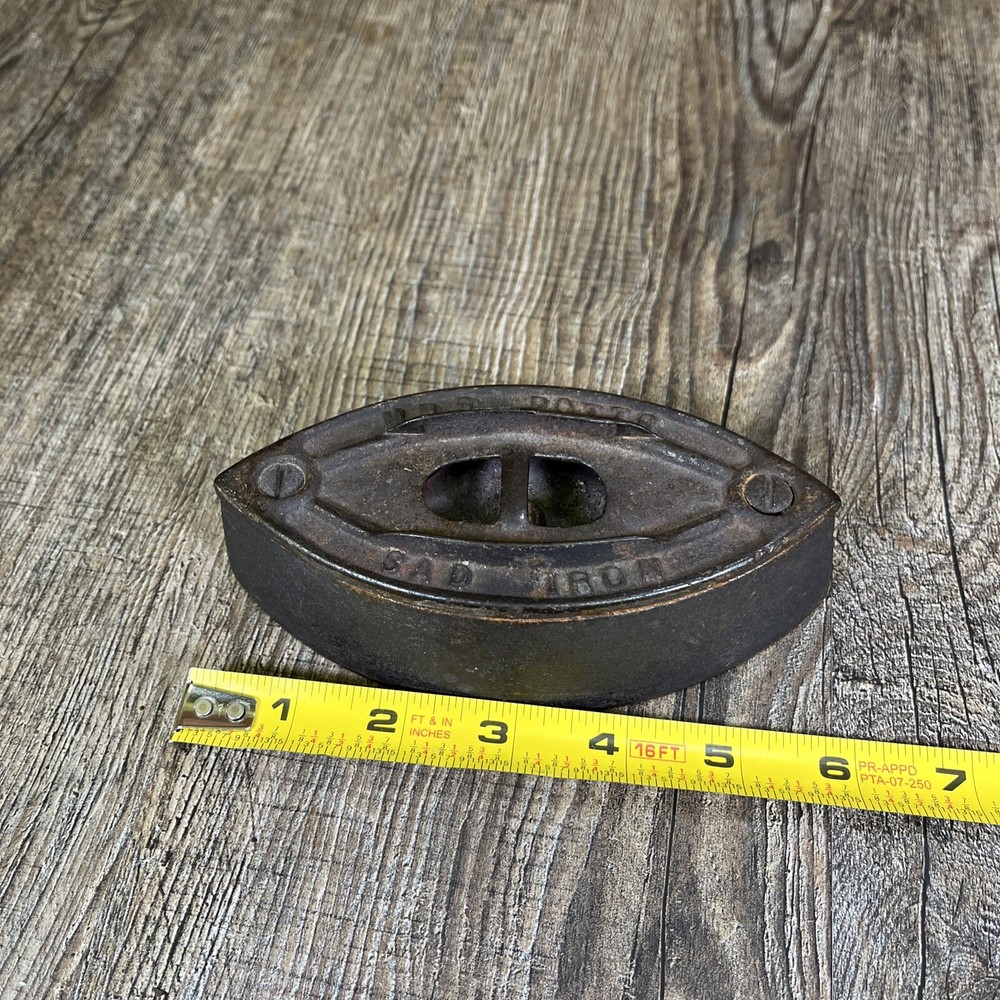 Vintage Cast Iron Sad Iron Mrs. Potts