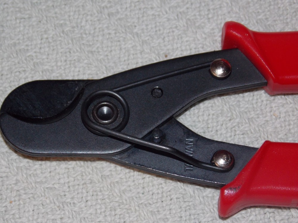 Red Handle MILESTEK TELCO Co. 6.5" Cable Wirecutters