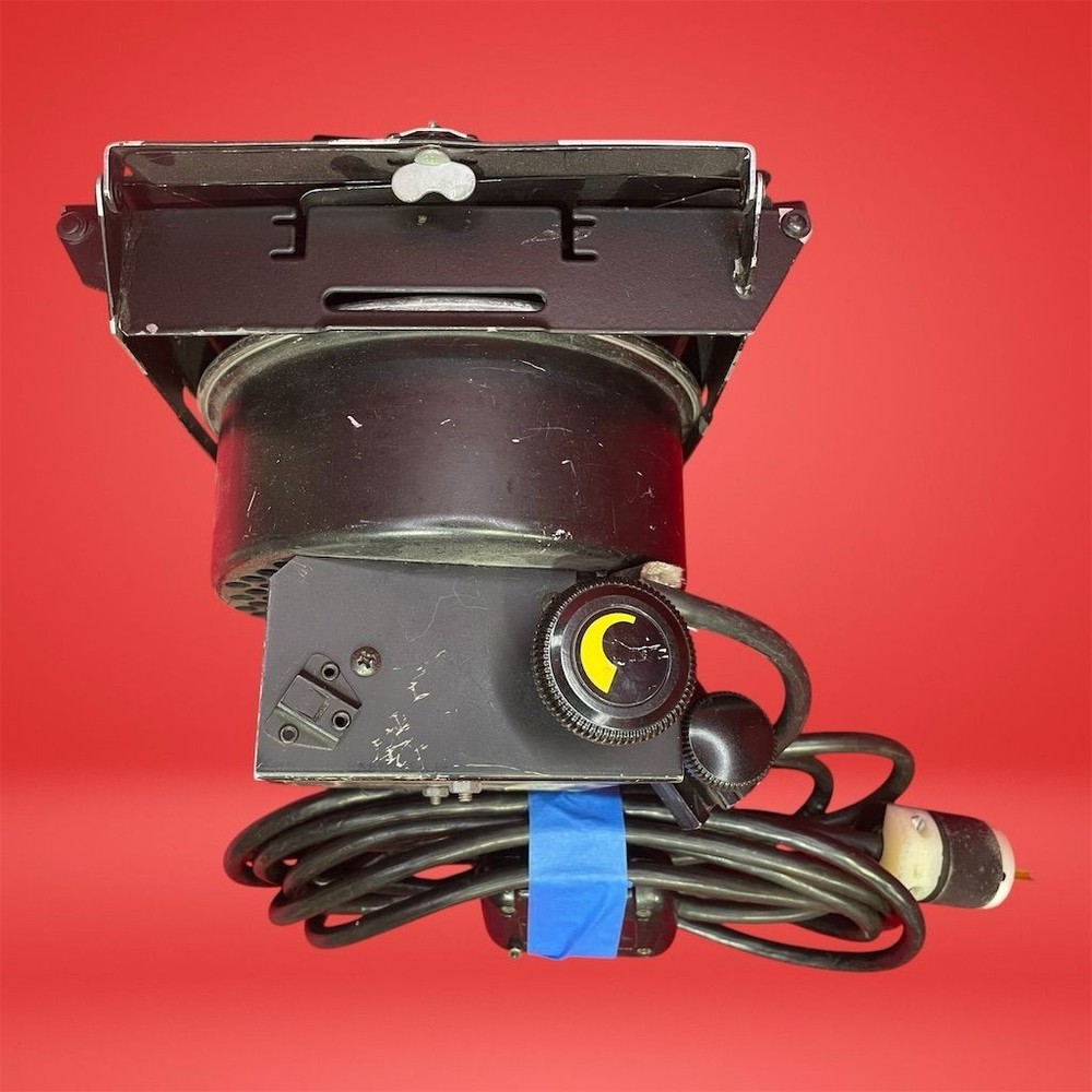 Lowel DP 1000W Continuous Light with Barn Doors and Bulb