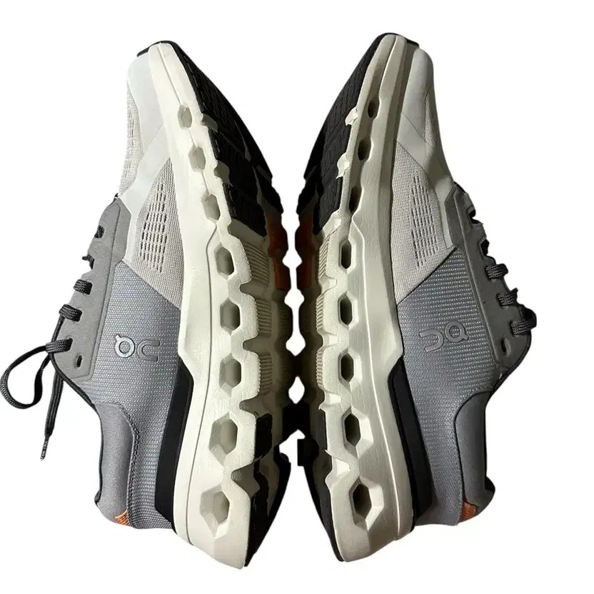 On Running Cloudrunner 2 Wolf/Ivory, Size 255, Lightly Used