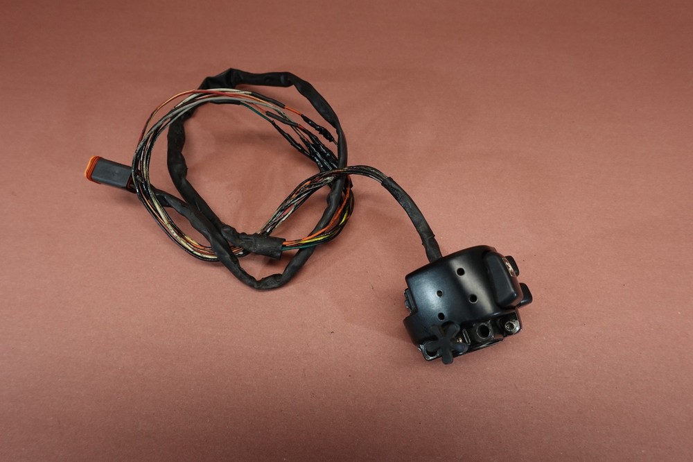 2000-2006 HARLEY-DAVIDSON FXSTB Right Handlebar Stop Start Kill Switch