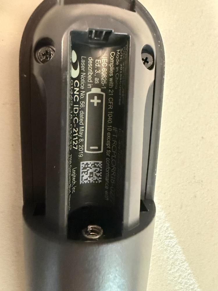 Logitech R500s Laser Presentation Remote with Dual Connectivity Bluetooth or USB