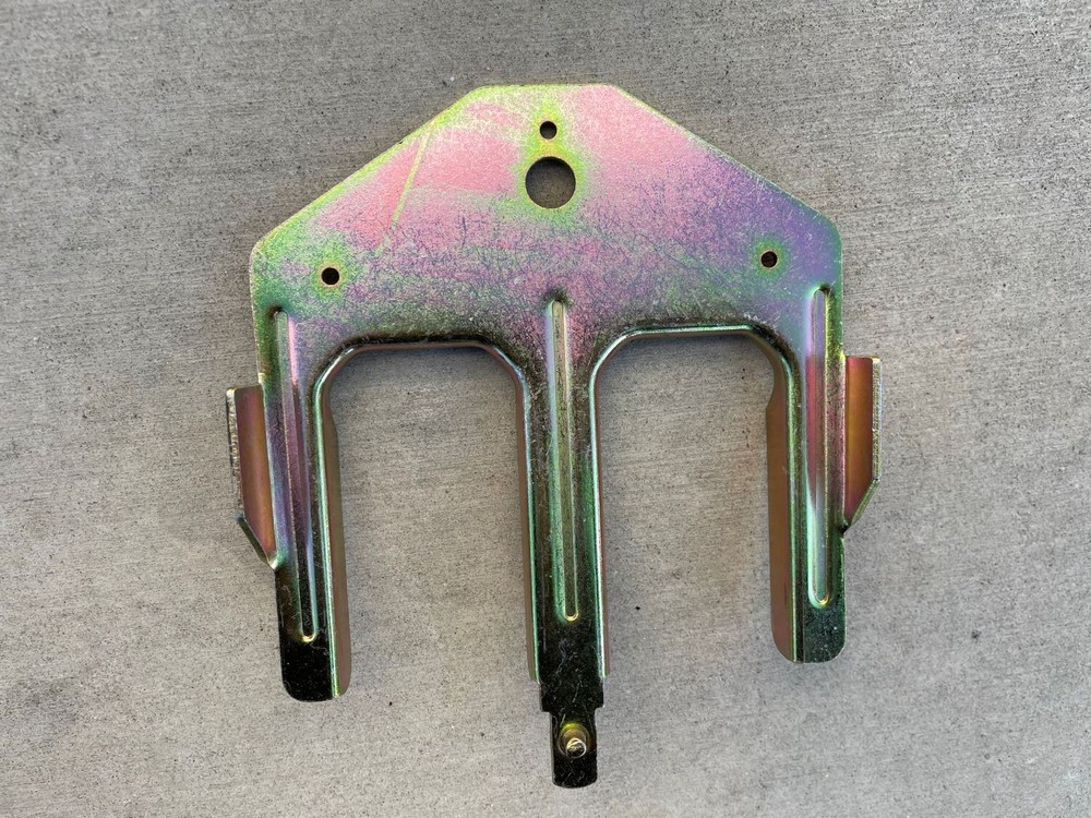 Sandbaggy Galvanized 2 x 4 Double Waler Bracket For Concrete Forms (Reusable)