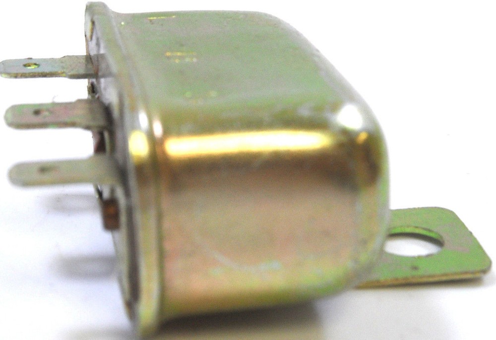 12V700 Voltage Regulator