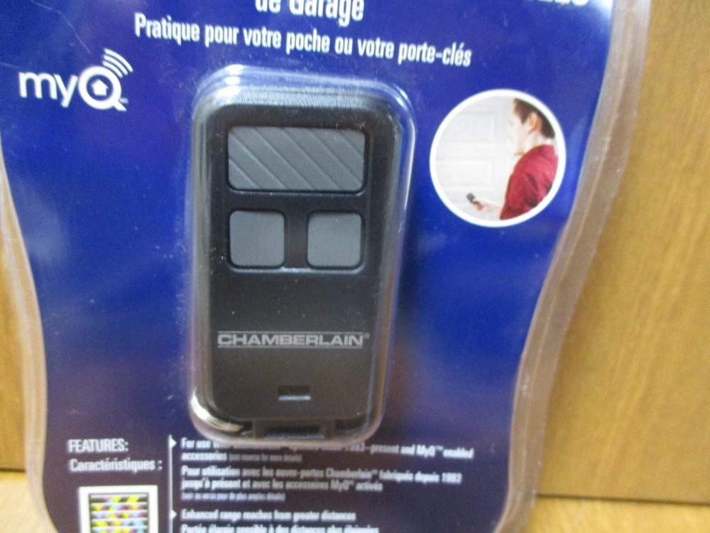 CHAMBERLAIN MYQ KEYCHAIN REMOTE CONTROL 3 BUTTONS PART#956EVC