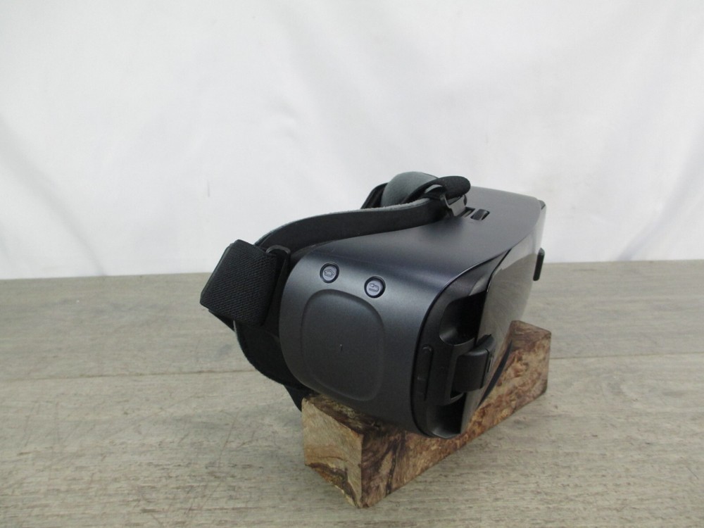 NO CONTROLLER Samsung Gear VR Powered By Oculus Virtual Headset