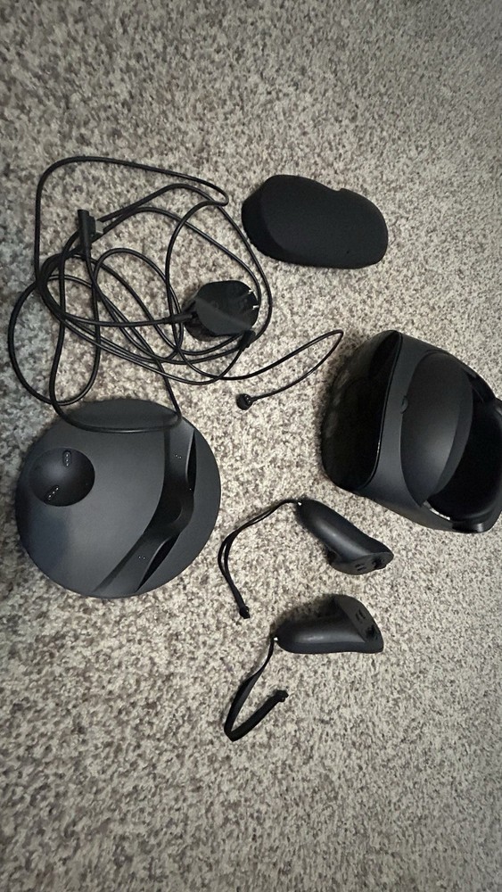 Meta Quest Pro 256GB Headset & Controllers Set