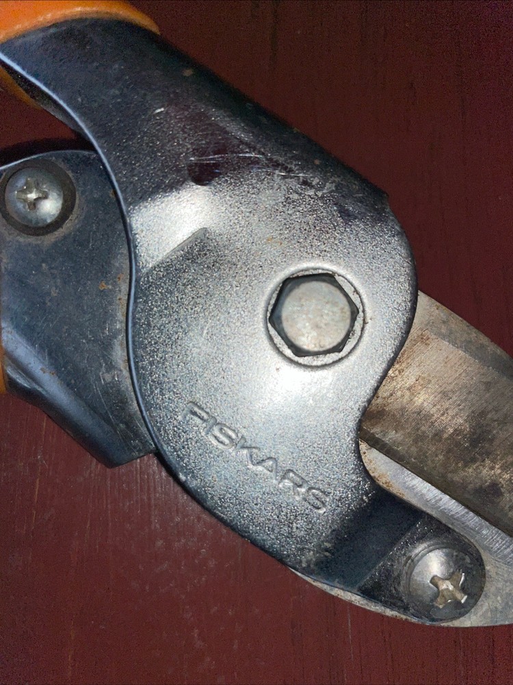 Fiskars Anvil Style Pruners Freshly Sharpened&cleaned. Slight Damag Foam Handle