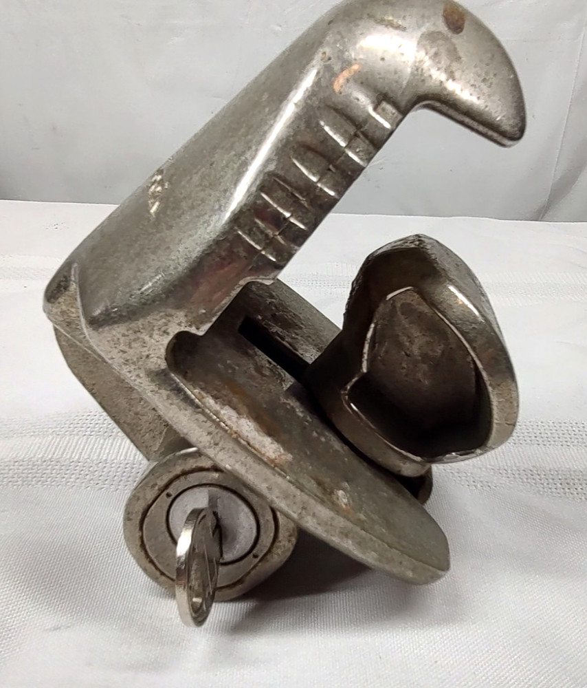 Master Lock 379ATPY Universal Trailer Hitch Lock Silver 1 Key