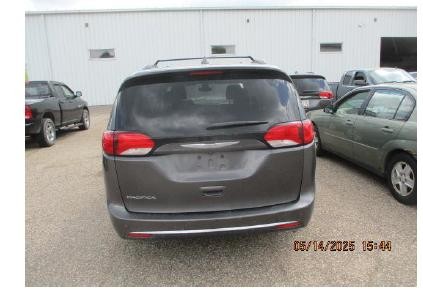 Used Floor Jack fits: 2017 Chrysler Pacifica Grade A