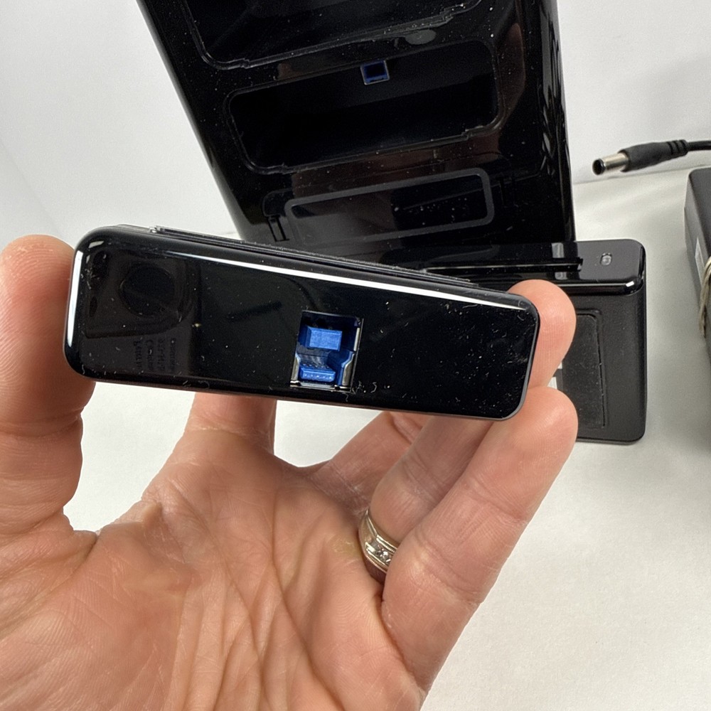 Lexar Professional Workflow HR2 Hub w/ cables