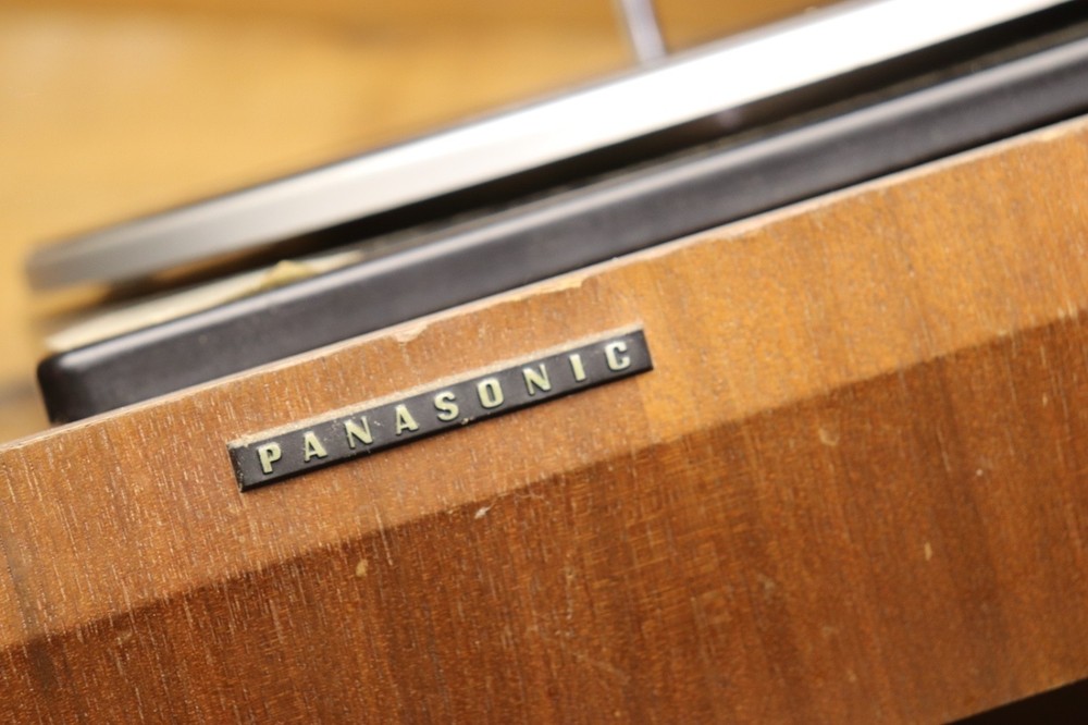 Vintage 1970s Panasonic Automatic Turntable Model RD-7703