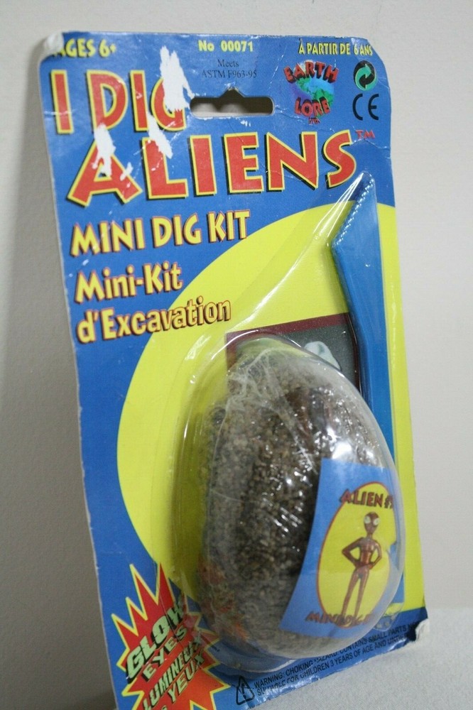 I Dig Aliens Mini Dig Kit Glow Eyes Dig Play Display 'Em