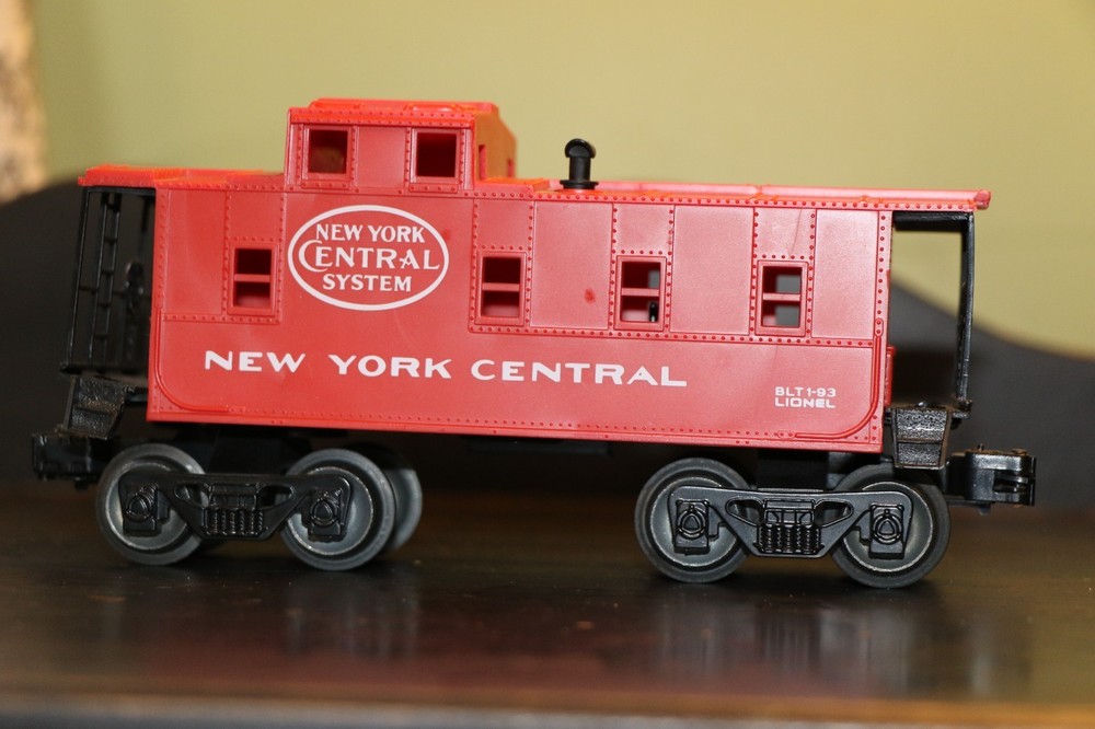 Lionel modern with set box, beautiful condition, smoke, light, forward/reversebx