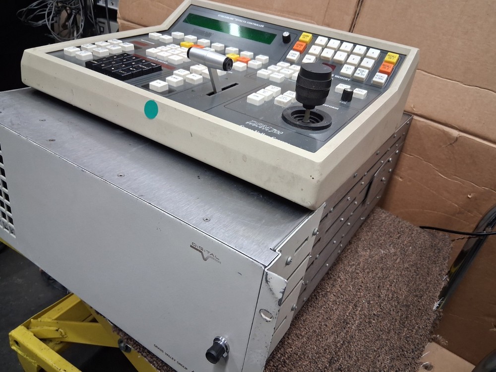 Grass Valley Group DPM 700 Digital Analog Streamline Effects