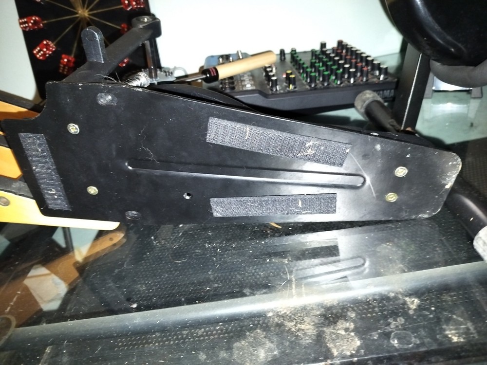 DW 2000 Series Single Bass Drum Pedal