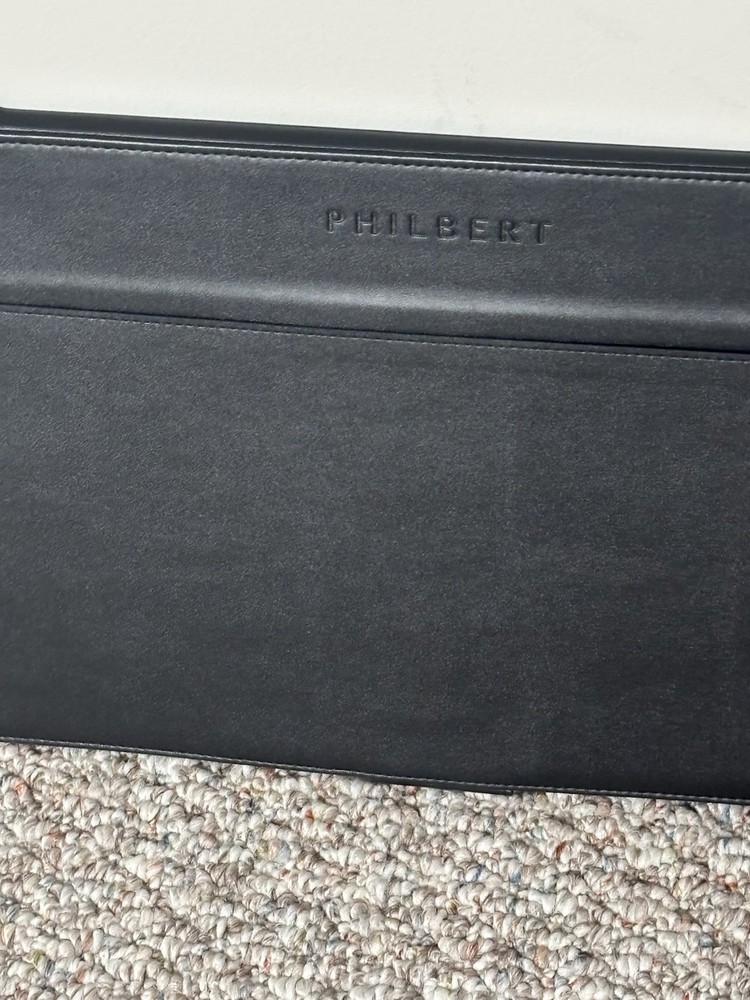 Philbert Laptop Shade