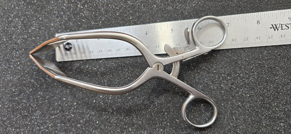 Codman Surgical Miskimon Retractor 7" Sharp 7x7 Prongs Ref: 50-1363