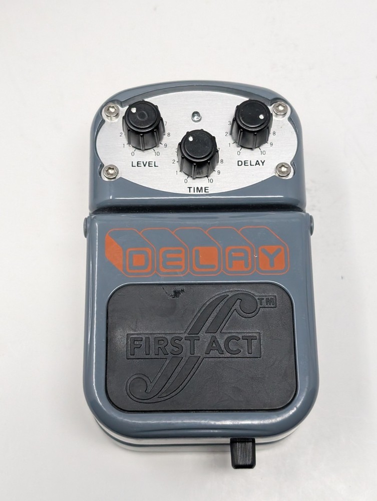 First Act Delay Pedal MX530 Works Nice Condition
