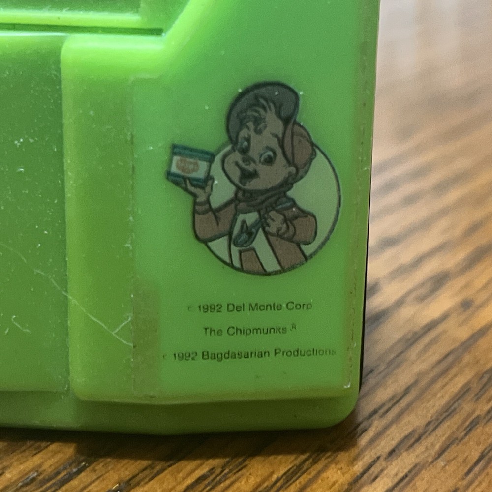 1992 Del Monte Corp the Chipmunks edition camera