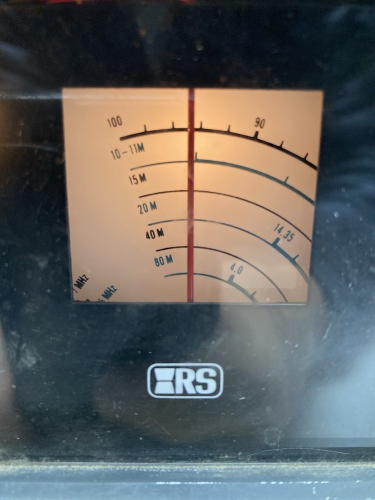 Realistic DX-160 Solid State Communications Receiver Powers On. READ