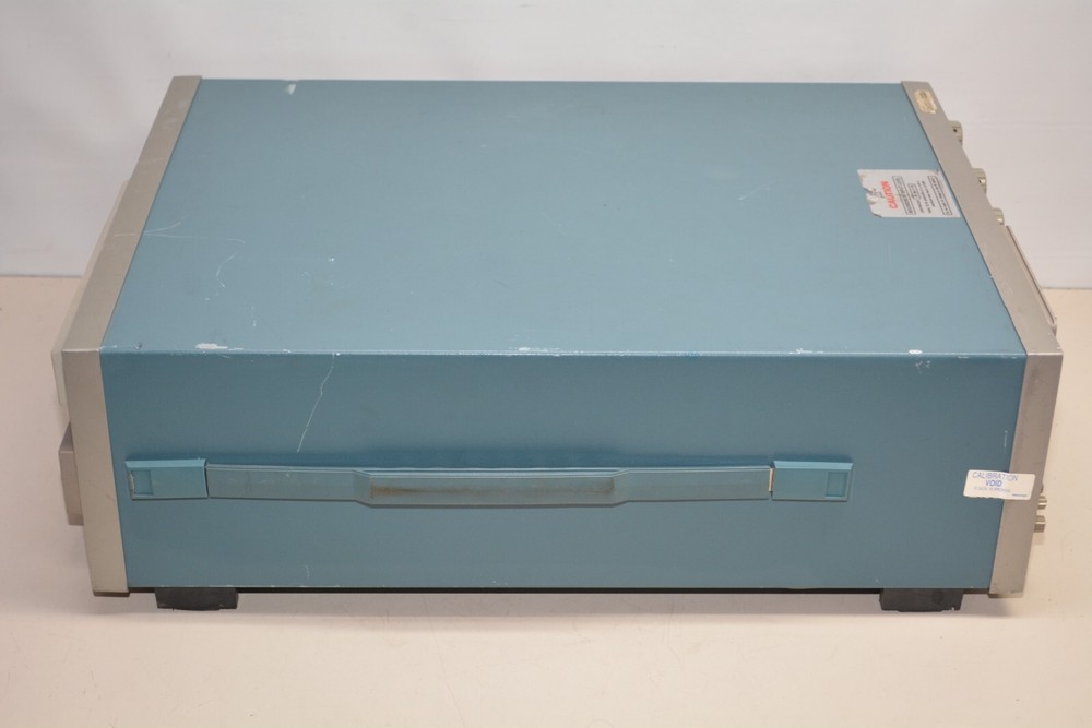 ^ Tektronix 2755P Programmable Spectrum Analyzer #W3783
