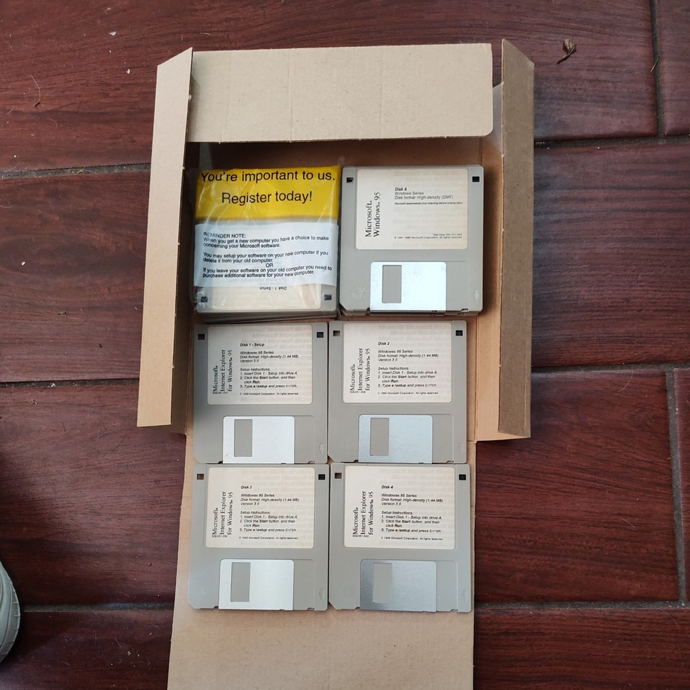 RARE 3.5" MICROSOFT WINDOWS 95 OPERATING SYSTEM BOXED