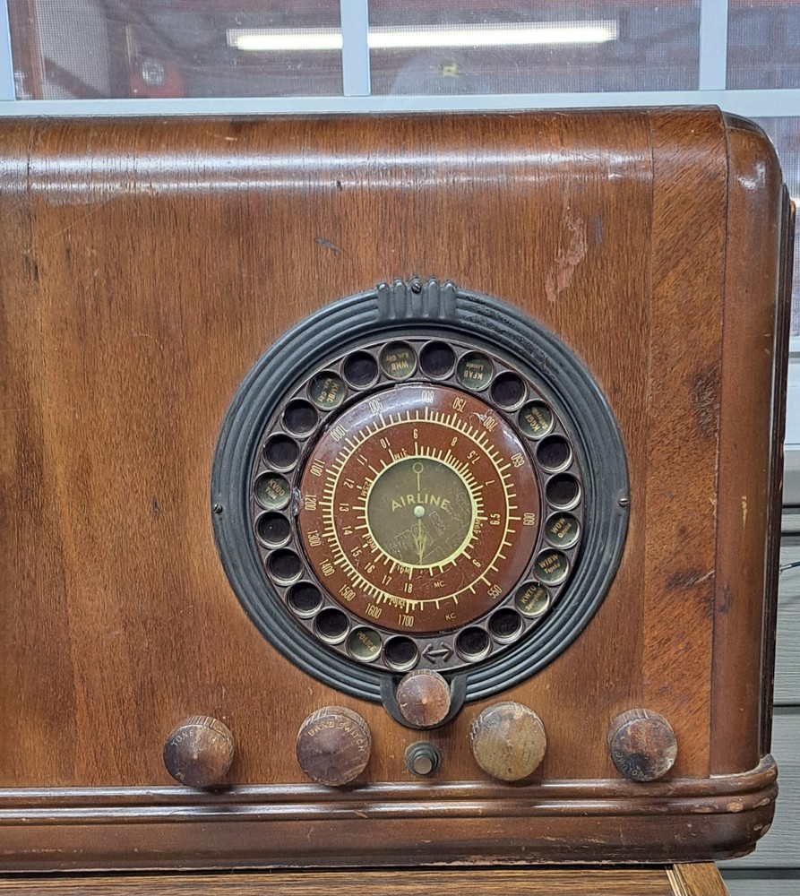 Montgomery Wards Airline Radio