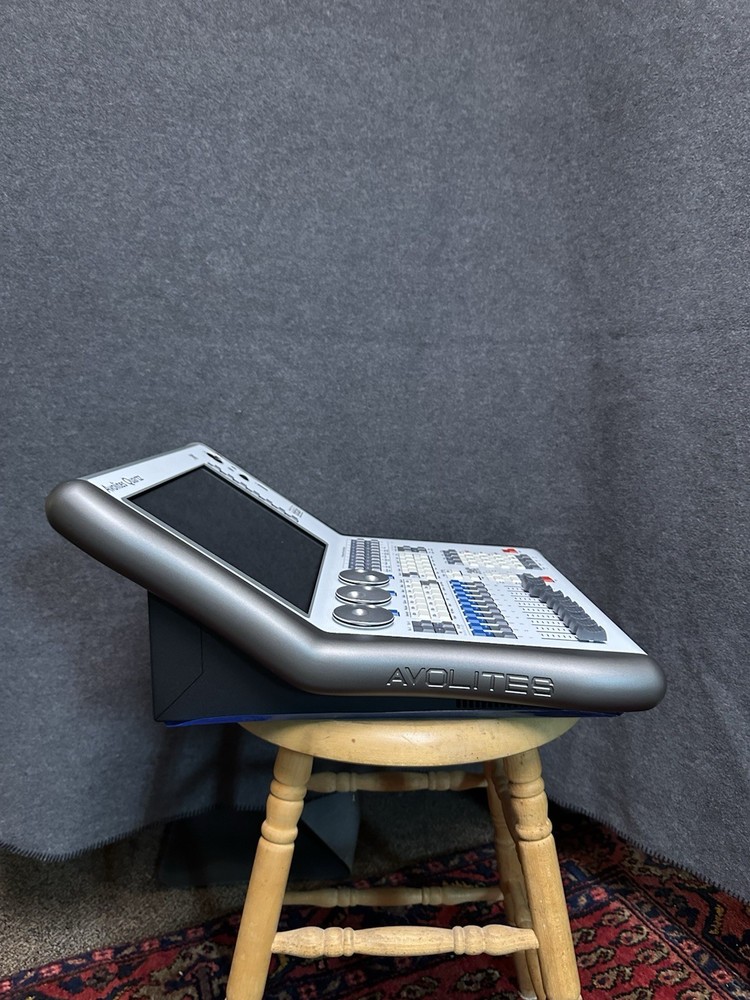 Avolites Quartz Lighting Console Controller , Titan Moble Wing, Road Case, Bag