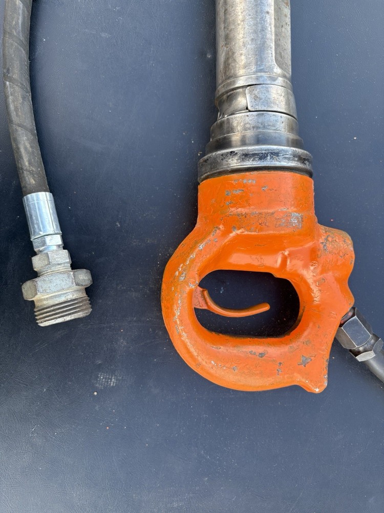 pneumatic rivet buster Model 133 W/hose Untested