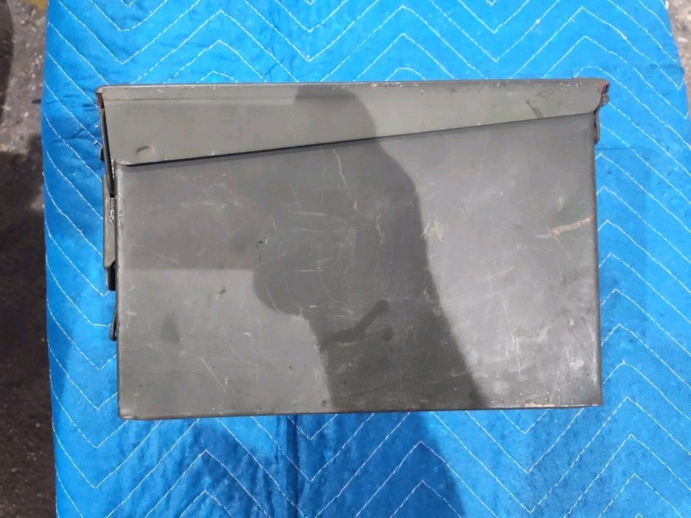VINTAGE (MILITARY) AMMO BOX/ SEE PROVIDED PHOTOS