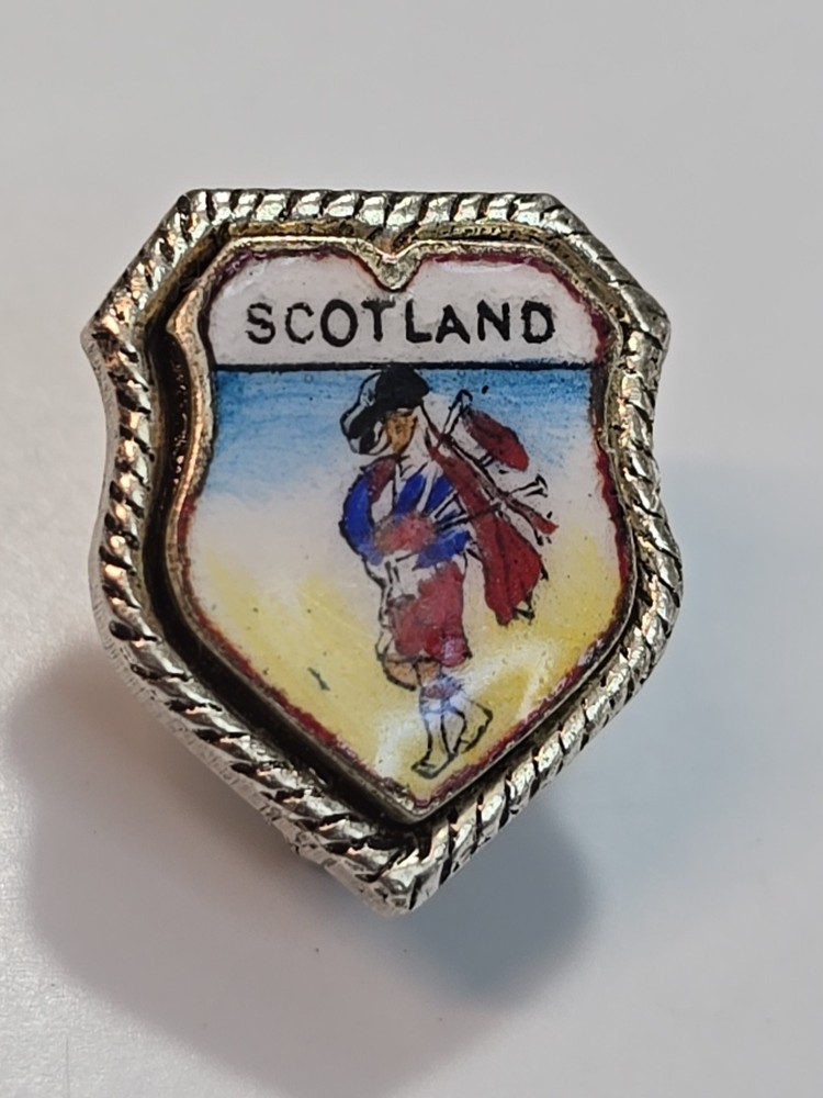 Scotland Bagpiper Lapel Pin Small Size Ceramic Vintage