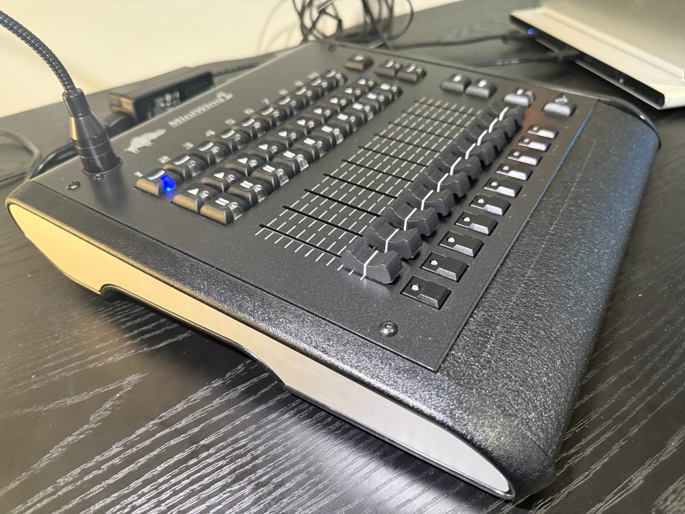 High End Systems Hog MiniWing4