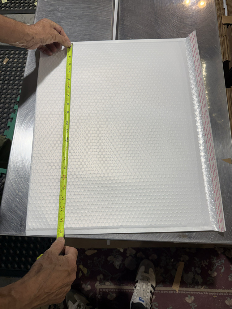 Poly Bubble Bag Mailers, 100 Pieces per Box, 17.3" x 22"