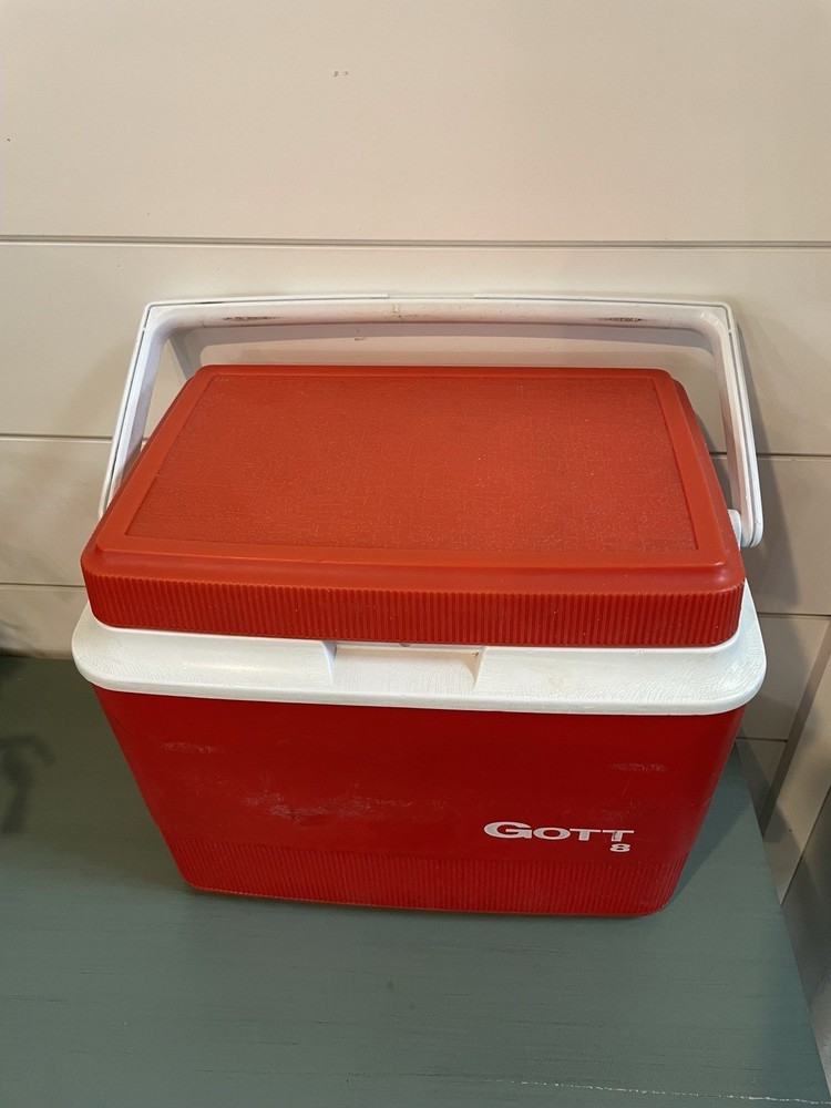 Vintage Gott 8 Cooler Red Model 1908